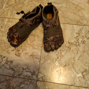 Vibram five finger toe shoes